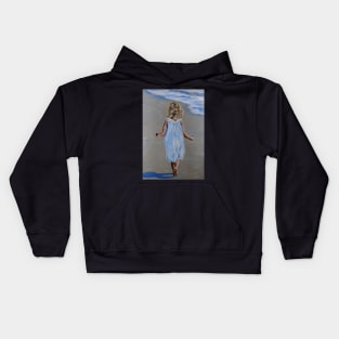 Girl with Shell - Child walking on beach Kids Hoodie